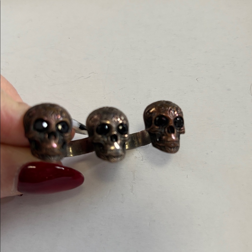 2 finger skull ring - Picture 3 of 6